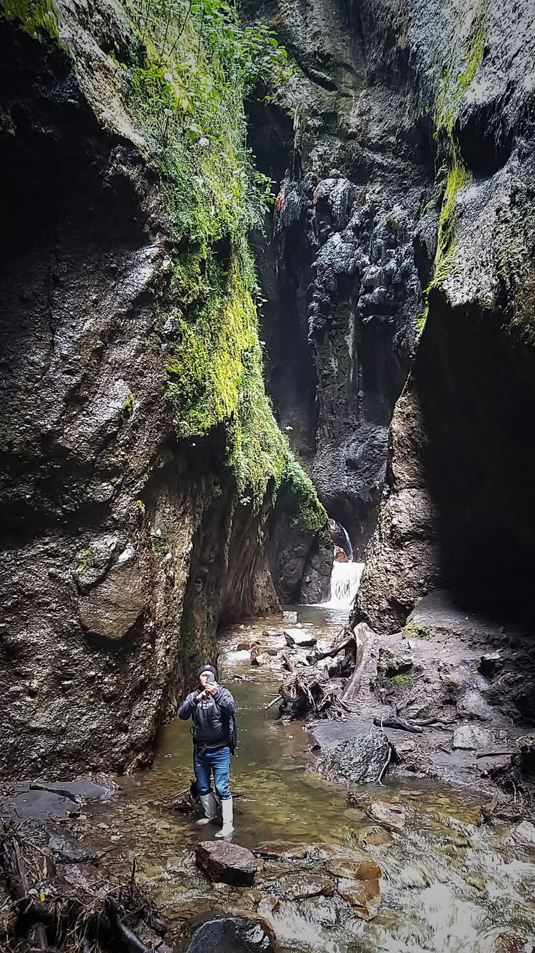 Foto de Travesía al Ojo del fantasma ubicada en la cara sur del volcán Tungurahua.