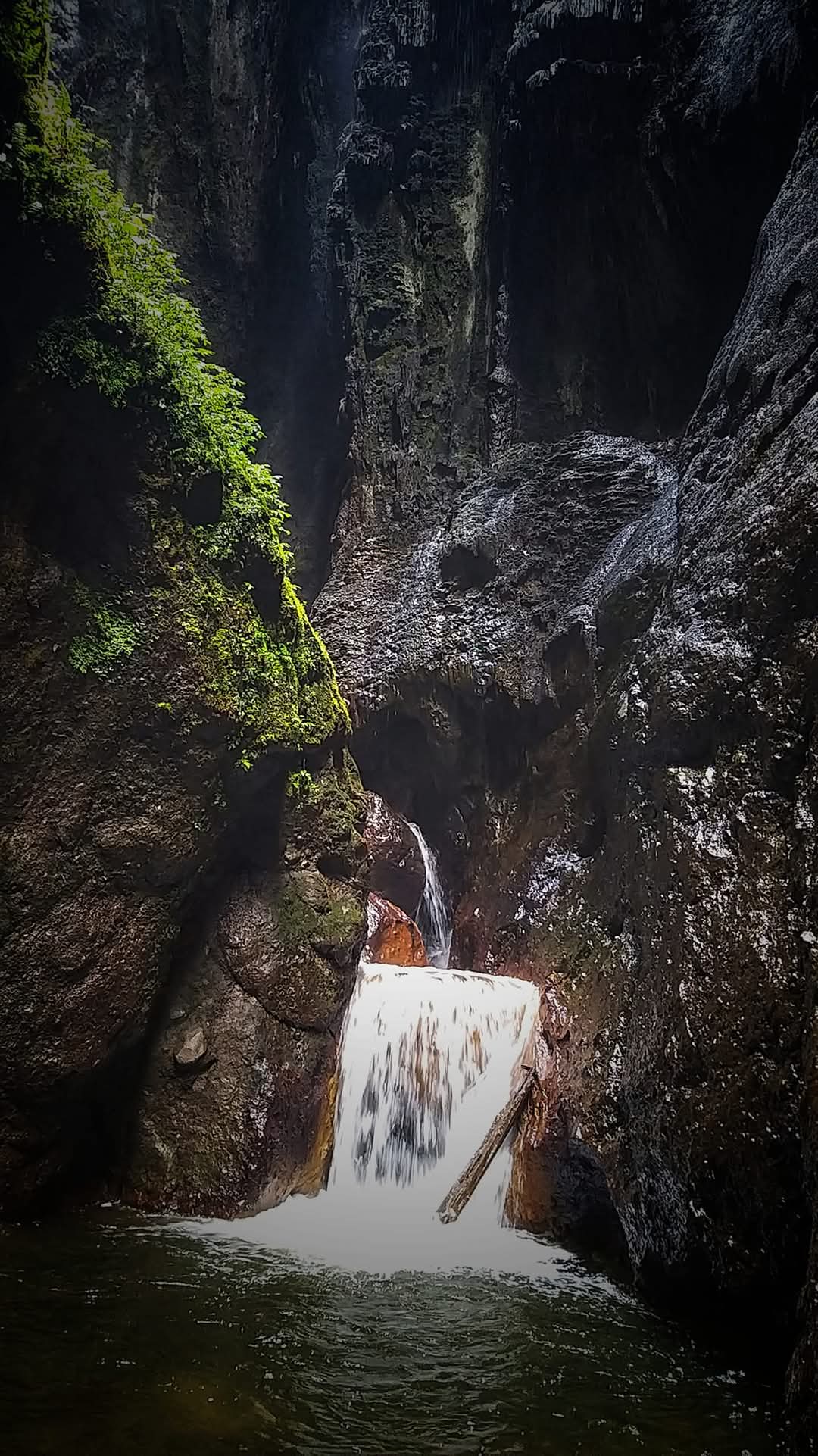 Foto de Travesía al Ojo del fantasma ubicada en la cara sur del volcán Tungurahua.